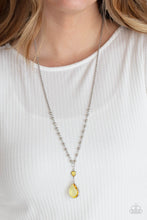 Load image into Gallery viewer, Paparazzi NecklacešTitanic Splendor - Yellow